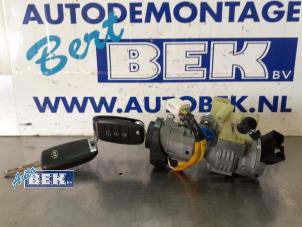 Usagé Kit serrure cylindre (complet) Kia Soul II (PS) 1.6 CRDi 16V Prix sur demande proposé par Auto Bek