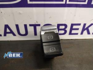 Usados Interruptor de freno de mano Audi A4 (B8) 2.0 TDI 16V Precio € 25,00 Norma de margen ofrecido por Auto Bek