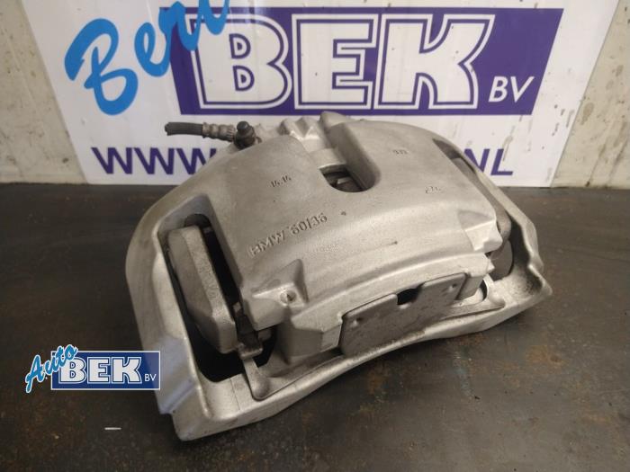 Gebrauchte Bremszange rechts vorne BMW 5 serie (F10) 535d xDrive 24V Preis € 175,00 Margenregelung angeboten von Auto Bek