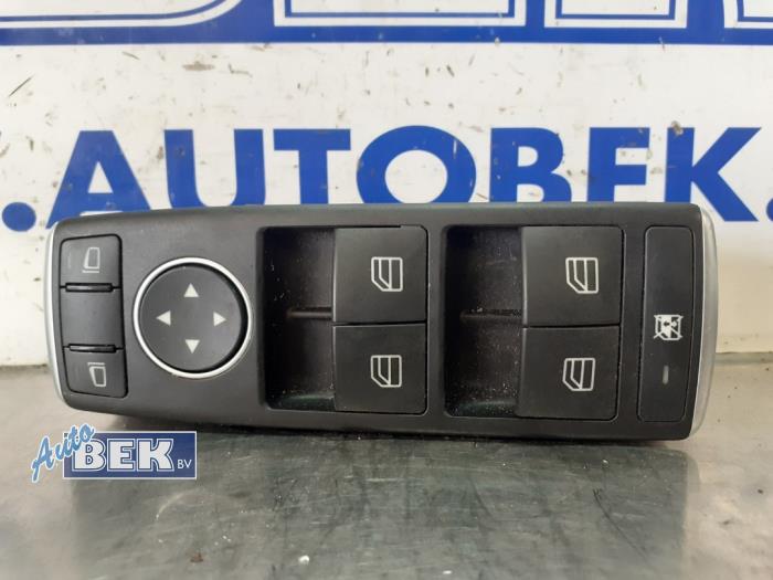 Usados Interruptor combinado de ventanillas Mercedes CLA (117.3) 2.0 CLA-45 AMG Turbo 16V Precio € 45,00 Norma de margen ofrecido por Auto Bek