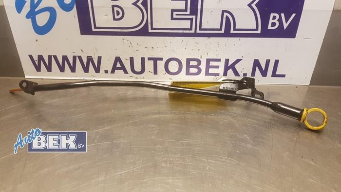 Oil dipstick from a Peugeot 208 I (CA/CC/CK/CL) 1.2 Vti 12V PureTech 2018
