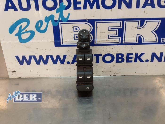 Usados Interruptor combinado de ventanillas Citroen C4 Berline (NC) 1.6 Hdi Precio € 30,00 Norma de margen ofrecido por Auto Bek