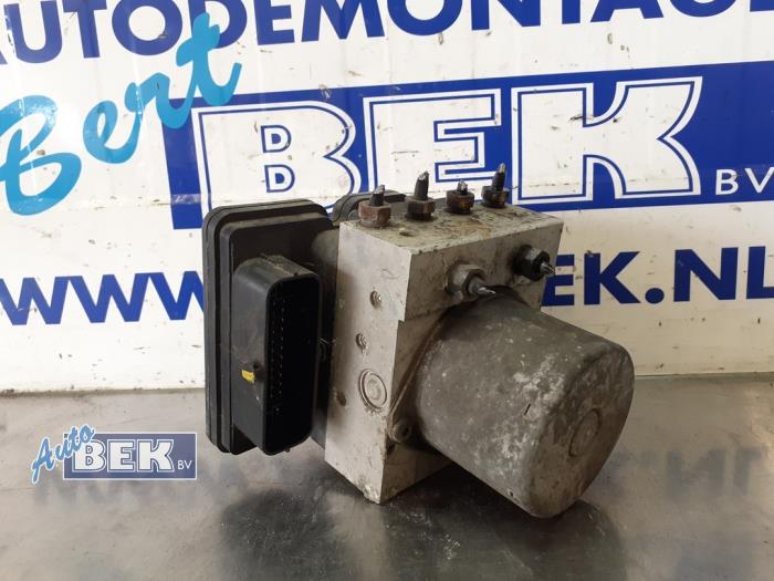 Used ABS pump Kia Pro cee'd (EDB3) 1.6 CRDi 16V Price € 27,50 Margin scheme offered by Auto Bek