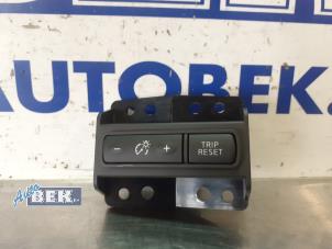 Used Cruise control switch Nissan Qashqai (J11) 1.5 dCi DPF Price on request offered by Auto Bek
