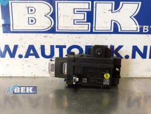 Usagé Kit télécommande Audi A4 (B8) 2.0 TDI 16V Prix € 170,00 Règlement à la marge proposé par Auto Bek