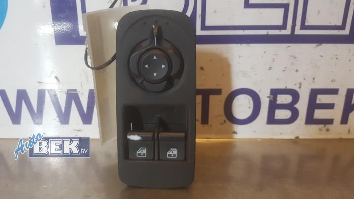 Usados Interruptor combinado de ventanillas Alfa Romeo MiTo (955) 1.3 JTDm 16V Precio € 14,99 Norma de margen ofrecido por Auto Bek