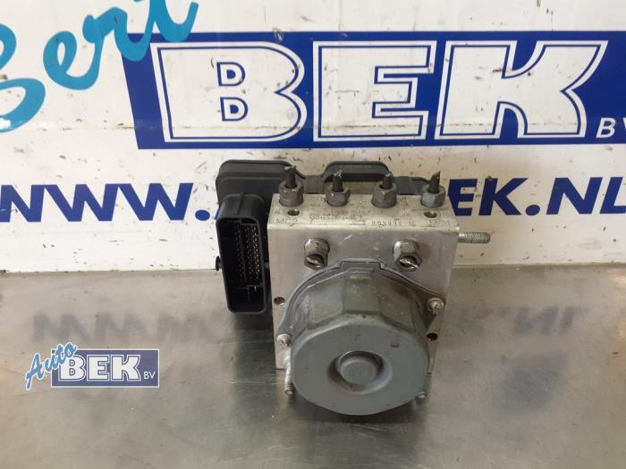 Begagnade ABS-pump Renault Clio IV Estate/Grandtour (7R) 1.5 Energy dCi 90 FAP Pris € 25,00 Marginaltabell erbjuds av Auto Bek