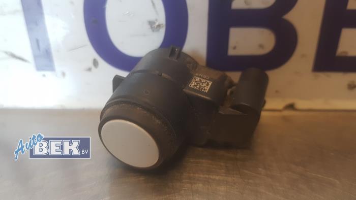 Usados Sensor PDC BMW 1 serie (E82) 118d 16V Precio € 9,99 Norma de margen ofrecido por Auto Bek