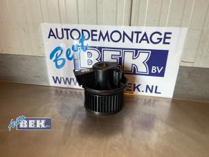 Usagé Moteur de ventilation chauffage Peugeot 206 (2A/C/H/J/S) 1.6 16V Prix € 40,00 Règlement à la marge proposé par Auto Bek