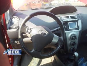 Używane Kierownica Toyota Yaris II (P9) 1.4 D-4D Cena € 50,00 Procedura marży oferowane przez Auto Bek