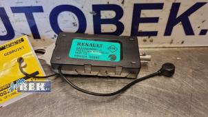 Used Antenna Amplifier Renault Clio IV Estate/Grandtour (7R) 1.5 Energy dCi 90 FAP Price € 19,99 Margin scheme offered by Auto Bek