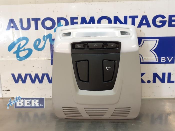 Begagnade Innerbelysning, fram BMW 3 serie Touring (F31) 316d 2.0 16V Pris € 25,00 Marginaltabell erbjuds av Auto Bek