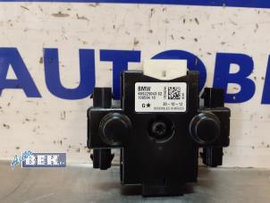Usagé Antenne amplificateur BMW 3 serie Touring (F31) 316d 2.0 16V Prix € 14,99 Règlement à la marge proposé par Auto Bek