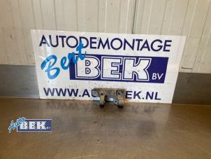 Used Alternator lower bracket Peugeot Partner Tepee (7A/B/C/D/E/F/G/J/P/S) 1.6 HDI 90 Price € 25,00 Margin scheme offered by Auto Bek