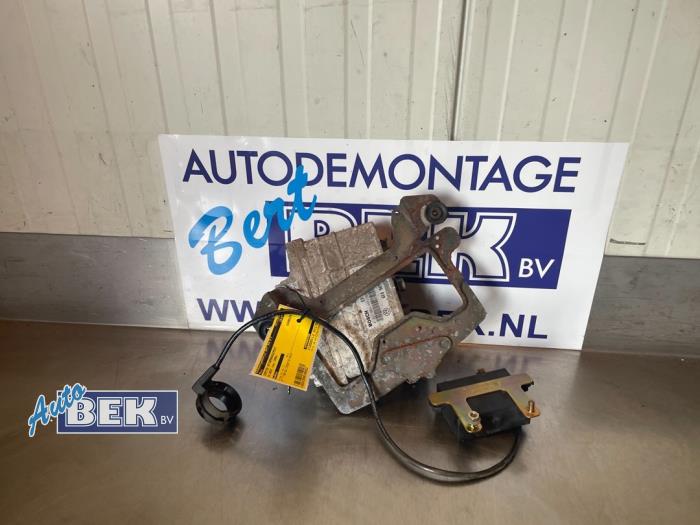 Used Engine management computer Volkswagen Caddy II (9K9A) 1.6 Price € 37,49 Margin scheme offered by Auto Bek
