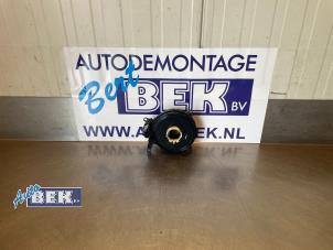 Usagé Contacteur tournant BMW 5 serie (E60) 520d 16V Prix € 25,00 Règlement à la marge proposé par Auto Bek