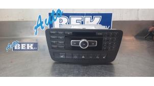 Usados Radio Mercedes B (W246) 1.8 B-180 CDI BlueEFFICIENCY 16V Precio € 240,00 Norma de margen ofrecido por Auto Bek