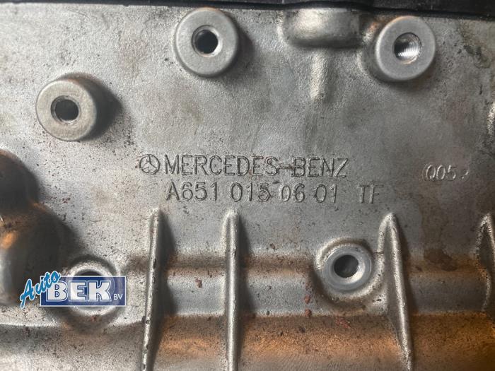 Cylinder head from a Mercedes-Benz B (W246,242) 1.8 B-180 CDI BlueEFFICIENCY 16V 2013