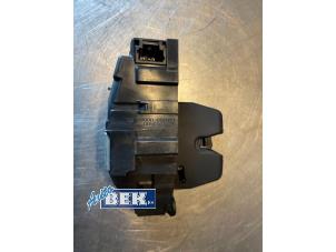 Used Tailgate lock mechanism Citroen C5 III Berline (RD) 1.6 HDiF 16V Price € 20,00 Margin scheme offered by Auto Bek