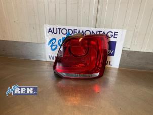 Usagé Feu arrière droit Volkswagen Polo V (6R) 1.6 TDI 16V 75 Prix € 24,99 Règlement à la marge proposé par Auto Bek