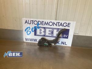 Used Accelerator pedal Volkswagen Polo V (6R) 1.6 TDI 16V 75 Price € 20,00 Margin scheme offered by Auto Bek