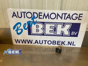 Used Switch (miscellaneous) Renault Megane IV (RFBB) 1.5 Energy dCi 110 Price € 15,00 Margin scheme offered by Auto Bek
