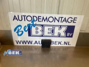 Usados Conexión AUX-USB Renault Megane IV (RFBB) 1.5 Energy dCi 110 Precio € 45,00 Norma de margen ofrecido por Auto Bek