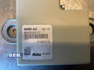 Usagé Antenne amplificateur BMW X1 (E84) sDrive 18i 2.0 16V Prix € 10,00 Règlement à la marge proposé par Auto Bek
