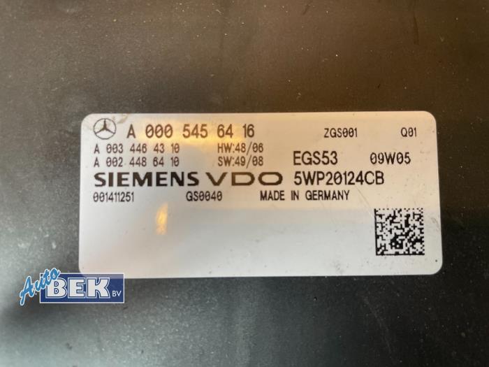 Ordinateur réservoir automatique d'un Mercedes-Benz E (W212) E-250 CDI 16V BlueEfficiency 2009