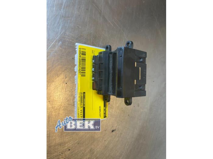 Begagnade Innerdisplay Ssang Yong Rexton 2.7 Xdi RX/RJ 270 16V Pris € 8,75 Marginaltabell erbjuds av Auto Bek