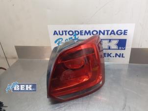 Usagé Feu arrière secondaire droit Volkswagen Polo V (6R) 1.6 TDI 16V 105 Prix € 24,99 Règlement à la marge proposé par Auto Bek