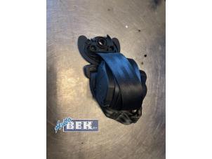 Used Rear seatbelt tensioner, left Volkswagen Polo V (6R) 1.6 TDI 16V 105 Price € 65,00 Margin scheme offered by Auto Bek