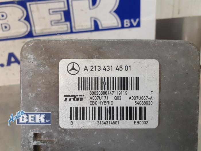 Bomba ABS de un Mercedes-Benz E Estate (S213) E-53 AMG EQ Boost 3.0 24V 4-Matic+ 2019