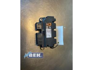 Usagé Boitier airbag Opel Astra K Sports Tourer 1.6 CDTI 110 16V Prix € 49,99 Règlement à la marge proposé par Auto Bek