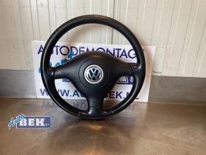 Usagé Volant Volkswagen Bora (1J2) 1.6 16V Prix € 65,00 Règlement à la marge proposé par Auto Bek