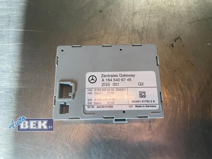 Używane Modul gateway Mercedes R (W251) 3.0 320 CDI 24V 4-Matic Cena € 22,50 Procedura marży oferowane przez Auto Bek
