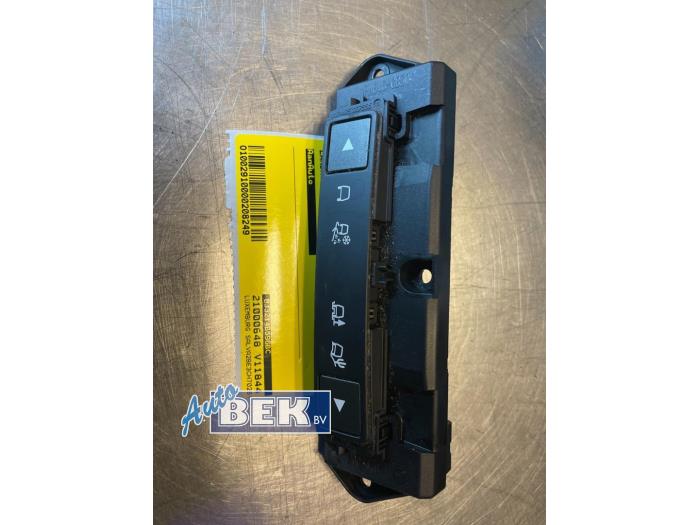 Switch (miscellaneous) from a Land Rover Range Rover Evoque (LVJ/LVS) 2.2 SD4 16V 5-drs. 2012