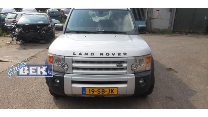 Front bumper from a Land Rover Discovery III (LAA/TAA) 2.7 TD V6 2005