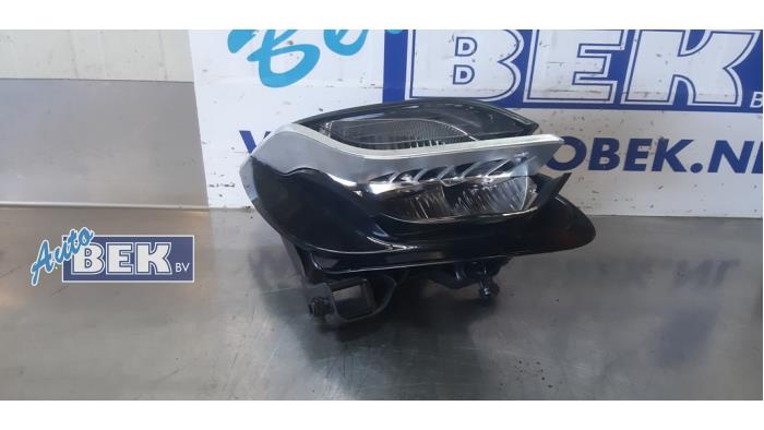 Używane Oprawa reflektora Mercedes E Estate (S213) 3.0 E-53 AMG EQ Boost 24V 4-Matic+ Cena € 4,95 Procedura marży oferowane przez Auto Bek