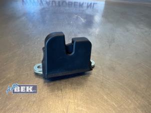 Used Tailgate lock mechanism Volkswagen Polo VI (AW1) 1.0 TSI 12V Price € 39,99 Margin scheme offered by Auto Bek