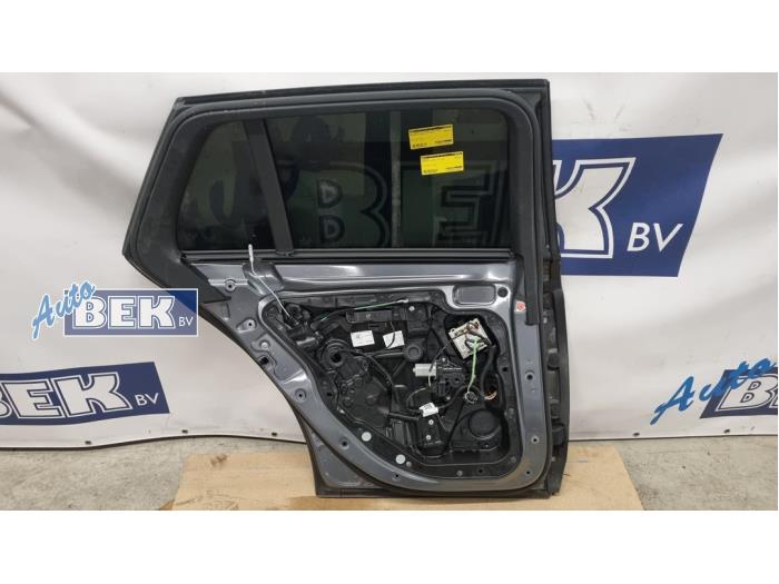 Rear door 4-door, left from a Mercedes-Benz E Estate (S213) E-53 AMG EQ Boost 3.0 24V 4-Matic+ 2019