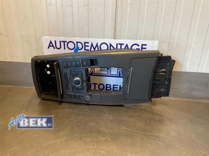 Usagé Panneau de commandes navigation Audi A6 Avant (C6) 2.4 V6 24V Prix € 67,50 Règlement à la marge proposé par Auto Bek