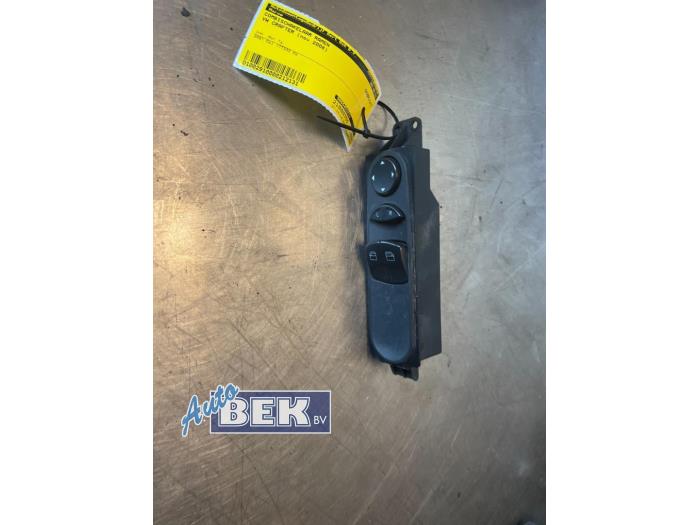 Usados Interruptor combinado de ventanillas Volkswagen Crafter 2.5 TDI 30/32/35/46/50 Precio € 20,00 Norma de margen ofrecido por Auto Bek