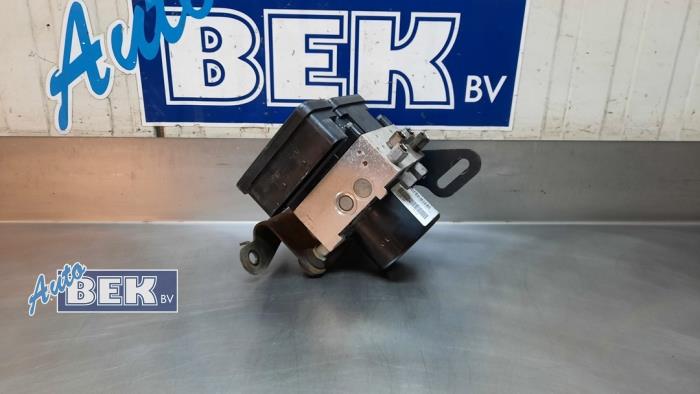 Usagé Bloc ABS Jeep Grand Cherokee (WH/WK) 3.0 CRD V6 24V Prix € 210,00 Règlement à la marge proposé par Auto Bek
