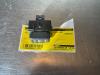 Central locking switch from a Nissan NV 200 (M20M), 2010 1.5 dCi 86, Delivery, Diesel, 1.461cc, 63kW (86pk), FWD, K9K608; K9K400; EURO4; K9K628, 2010-02 2010