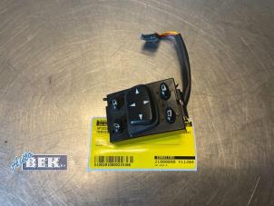 Usados Interruptor de retrovisor Mercedes S (W220) 5.0 S-500 V8 24V Precio € 24,99 Norma de margen ofrecido por Auto Bek