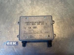 Usagé Antenne amplificateur Mercedes E (W211) 2.6 E-240 V6 18V Prix € 25,00 Règlement à la marge proposé par Auto Bek