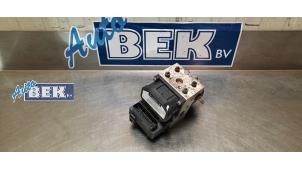 Usagé Bloc ABS Toyota Avensis Wagon (T25/B1E) 1.8 16V VVT-i Prix sur demande proposé par Auto Bek