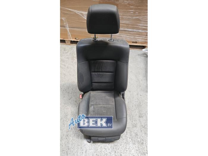 Seat, left from a Mercedes-Benz E (W212) E-220 CDI 16V BlueEfficiency,BlueTEC 2012