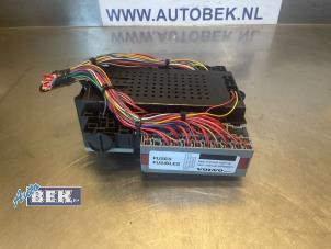 Usados Caja de fusibles Volvo V70 (SW) 2.4 D5 20V Precio € 49,99 Norma de margen ofrecido por Auto Bek